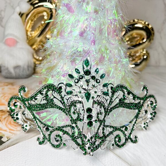 Masquerade Ball Party Mask, Venetian Eye Mask, Mardi Gras Parade Green Mask - Picture 1 of 6